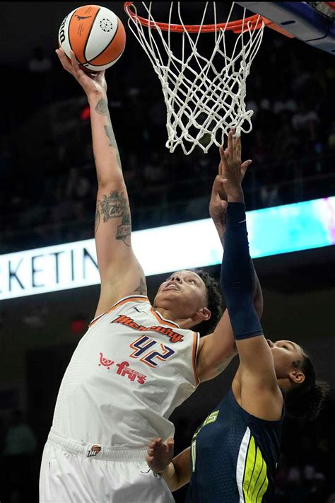 Texas homecoming for Griner in WNBA star’s 1st game there since Russian release