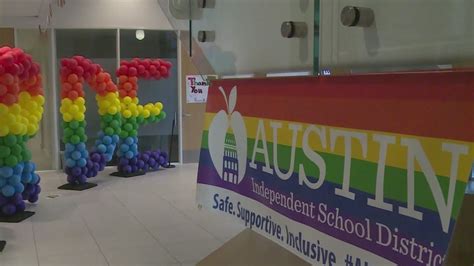 Texas lawmakers discuss bill that could levy $10K fine for schools, teachers celebrating Pride week