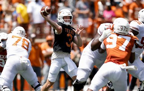 Texas quarterbacks Ewers, Murphy shine in Orange and White scrimmage