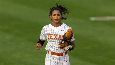 Texas softball swept by Oklahoma, Iowa State on the road up next