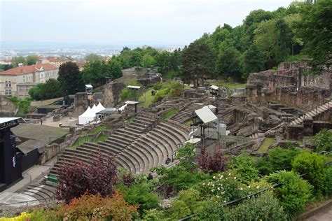 Théâtre antique de Lyon — Wikipédia