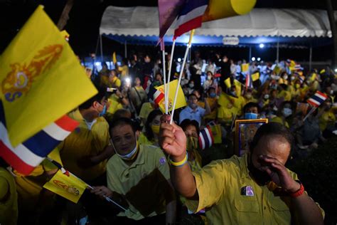 Thai royalists launch political party to protect monarchy