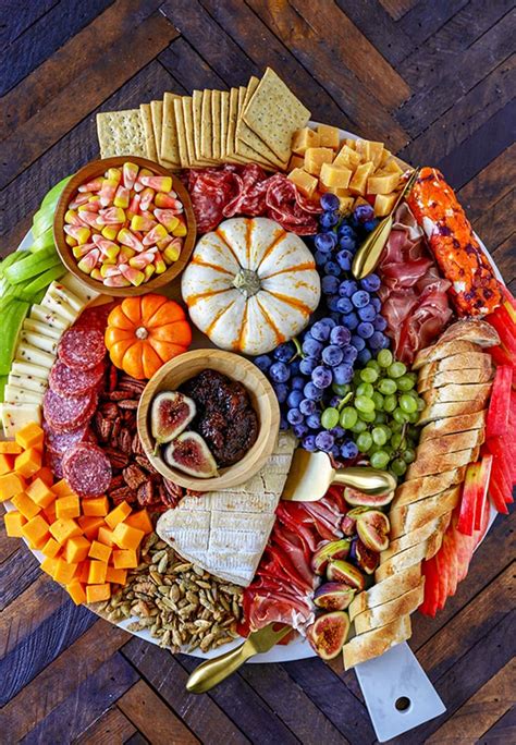 Thanksgiving Charcuterie Board Ideas Easy