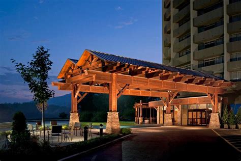 The 12 Best Hotels In Gatlinburg, Tennessee - Wandering Wheatleys