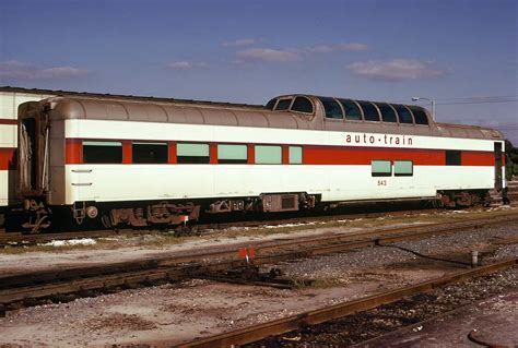 The 1971 - 1981 auto-train - Theme Trains