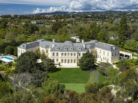 The 30 Biggest Houses in the World - Archute