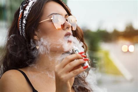 The 4 Best E-Cigarette Stores for 2024 Free Buyers Guide