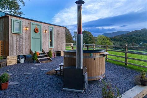 The 9 Best Hot Tub Lodges Snowdonia Has To Offer - Breakfree …