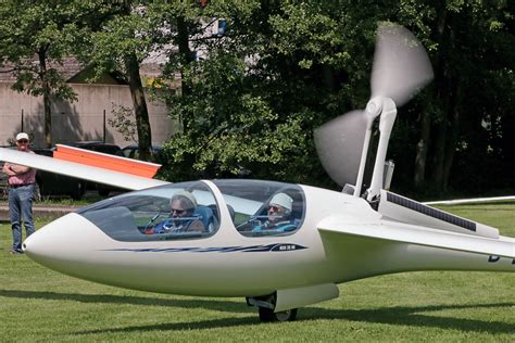 The ASG 32 El Electric Self-Launching Performance