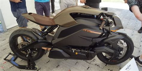 The Arc Vector Is the Most Technologically Advanced Motorcycle. Here