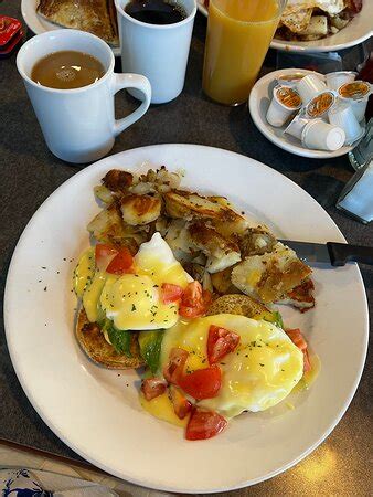 The Basic, Vancouver - Davie Village - Restaurant Reviews, Phone …