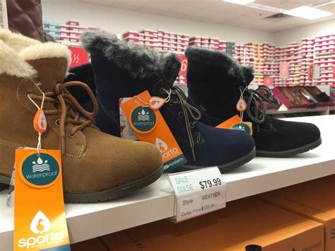 The Best 10 Shoe Stores near Naturalizer Shoes in Ottawa, ON - Yelp