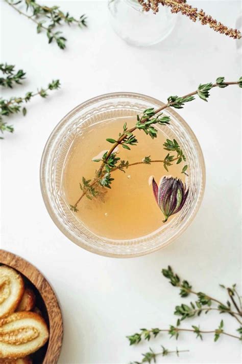 The Best Substitute for Thyme in Recipes - Jar Of Lemons