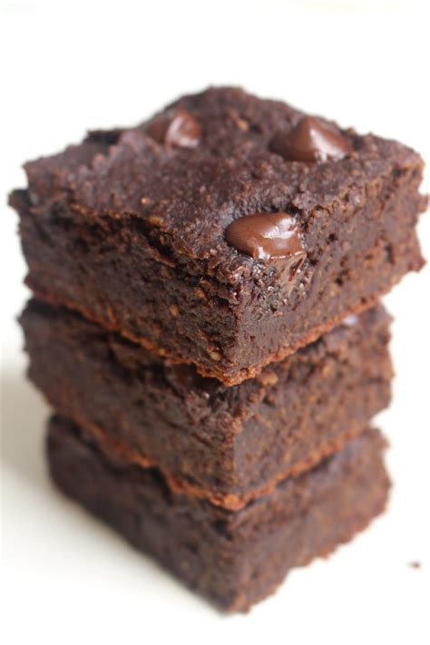 The Best Vegan Date Brownies - Splurge with Ella