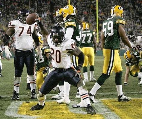 The Chicago Bears have played 9 times on Christmas Eve and twice on Christmas Day. Here’s how they’ve done since 1989.