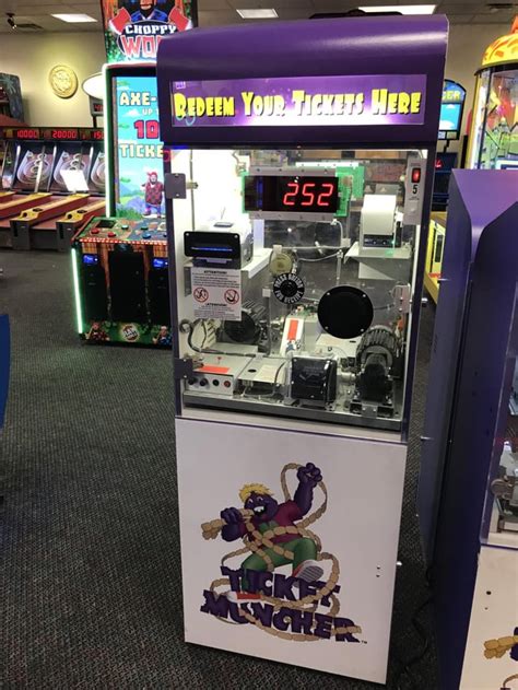 The Chuck E. Cheese Ticket Muncher : nostalgia - Reddit