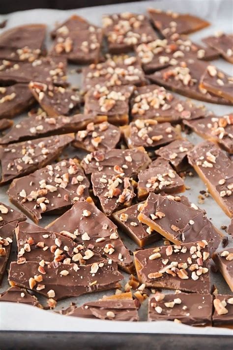 The EASIEST Homemade Toffee Recipe - I Heart Naptime (2024)