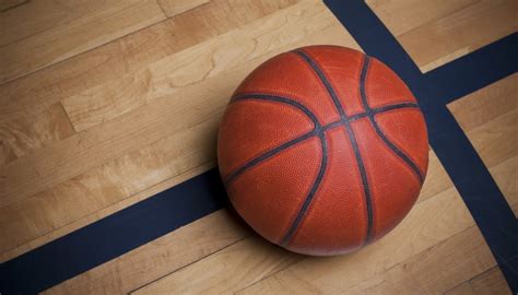 The Effect of the Basketball Floor Surface SportsRec