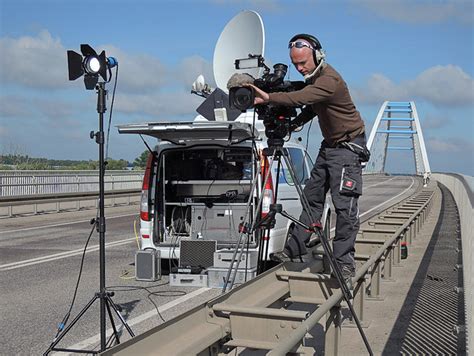 The Effects of Satellite Technology on Newsgathering from …