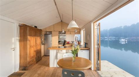 The Floathouse - Floating cabin in Cornwall - CoolStays