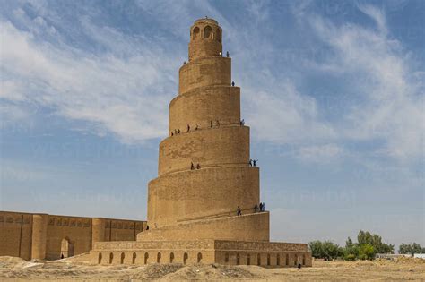 The Great Mosque of Samarra & The Abu Dulaf Mosque - ArchEyes