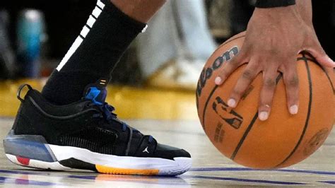 The Hottest Hoops: Top Selling Basketball Shoes That Dominate the Court