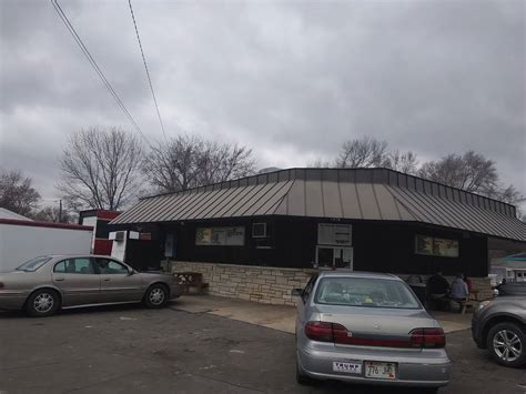 The Hut Drive In Waupaca, WI 54981 - Restaurantji