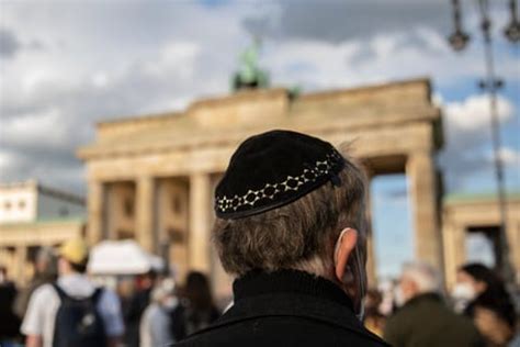 The Israel-Hamas war cuts deep into Germany’s soul