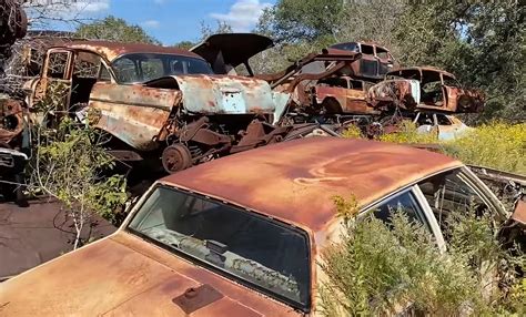 The Junkyard & Spare Parts Bronco II - Bronco Corral