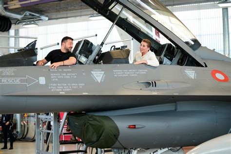 The Netherlands and Denmark will give F-16 fighter jets to Ukraine, the Dutch prime minister says