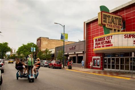 The New Michigan Pub Crawl: 19 Pedal Pubs (and Boats) …