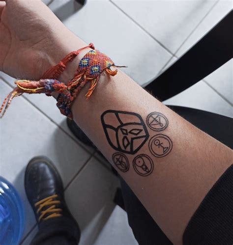 The Owl House Tattoo Boas ideias para tatuagem, Tatuagens bonitas