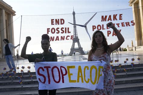 The Paris summit on finance and climate comes to an end. Time for concrete steps?