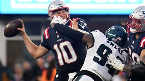 The Patriots see progress with their offense after their season-opening loss to the Eagles
