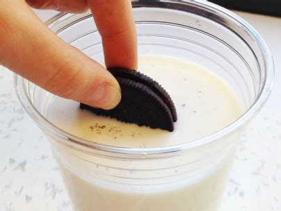 The Perfect Amount Of Time To Dunk An Oreo Into …