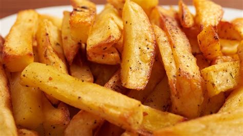 The Secret To Reheating Fries - YouTube