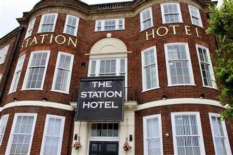 The Station Hotel and Banqueting, Dudley: Info, Photos, Reviews