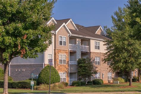 The Stratford at Hillcrest Town Center Apts in …