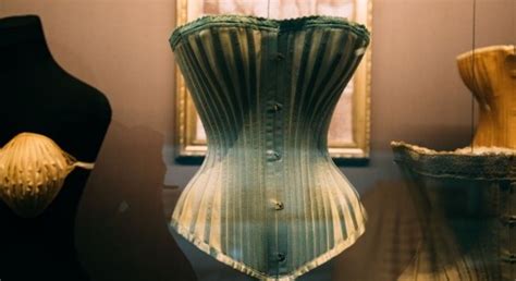 The Truth About Corsets: Busting the Myths – The Vintage …