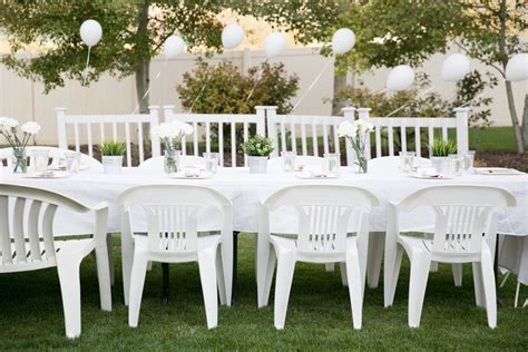 The Ultimate Guide to Throwing a Stylish and Unforgettable All White Backyard Party