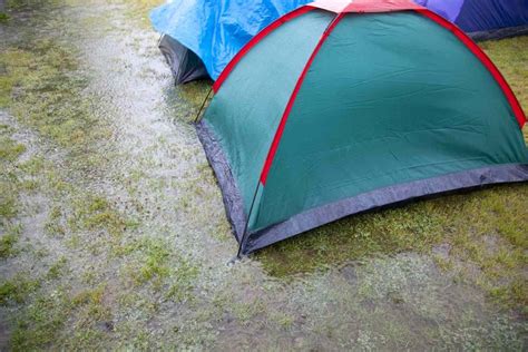 The Ultimate Guide to Using a Tarp Under Your Tent