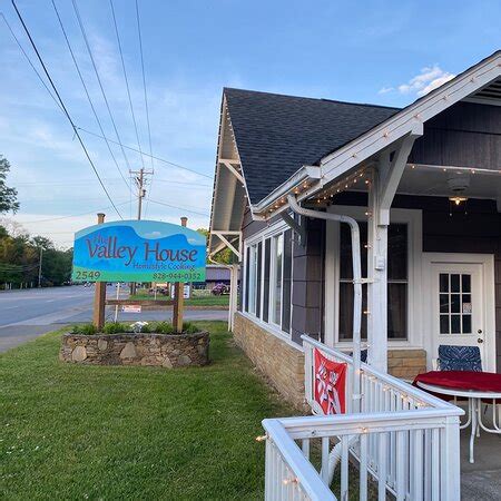 The Valley House - Restaurant in Maggie Valley