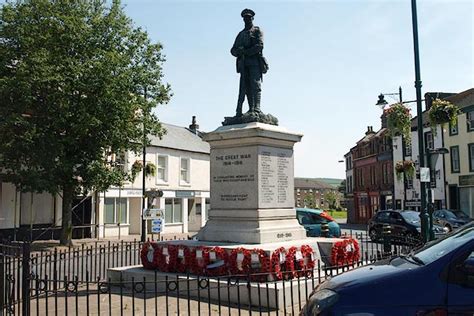 The War Memorial Egremont Cumberland Vintage Postcard L4