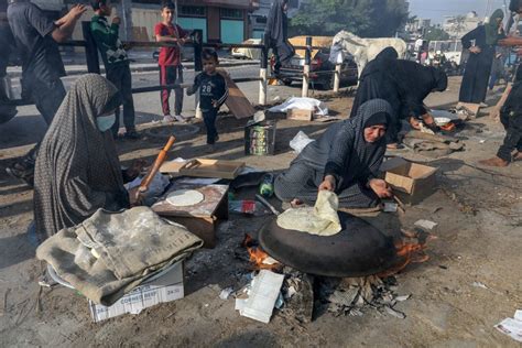 The average Palestinian in Gaza is living on 2 pieces of bread a day, UN official says