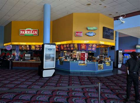 Showcase Cinema de lux Farmingdale; Showcase Cinema de lux Farmingda