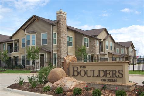 The Boulders on Fern Apartment Homes are the finest luxury apartments in Shreveport that opened in May 2014. Amenities include stainless steel appliances, granite countertops, upgraded finishes and attached garages on select units. . 