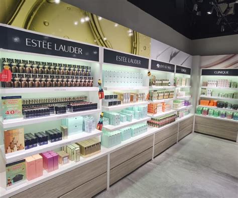 The cosmetic store. Indeed’s survey asked over 10 respondents whether they felt that their interview at The Cosmetics Company Store was a fair assessment of their skills. 80% said yes. After interviewing at The Cosmetics Company Store, 64% of 11 respondents said that they felt really excited to work there. The next most popular option was that they felt a bit ... 
