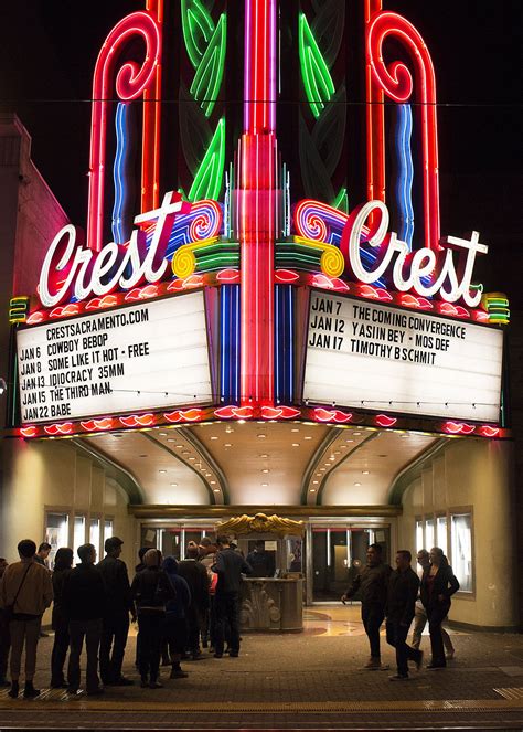The crest theater. 2424 North Lincoln Avenue. Coordinates: 41.9259°N 87.6498°W. 2424 North Lincoln Avenue is a building in Lincoln Park, Chicago adjacent to the Biograph Theater. From 1912 to 2006, it variously housed the Fullerton Theater, an auto garage, the Crest Theater, and the 3-Penny Cinema. Since 2009 it has been Lincoln Hall, a music venue. 
