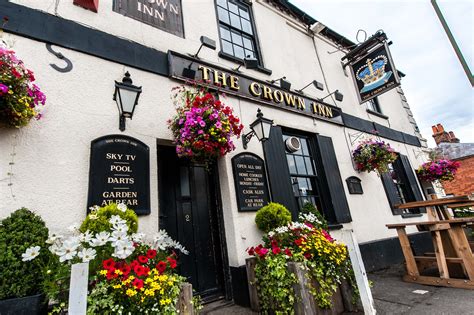 The crown inn. The Crown Inn’s mission is to deliver tasty home-cooked food at a great price, seven days a week. Our snacks and light bites will tempt the peckish, and there are plenty of healthy option meals. For example, try our spicy tandoori grilled chicken and salad or hot cajun steak – both high in protein and low in saturated fat. ... 