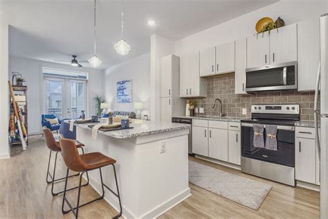 Unit 139. 0 Bed 1 Bath. 620 Sq ft. $1,628/month. Available 7/31/2024. Solo artist traveling light? Happy couple ready to upgrade your space? We’ve got you covered. Choose from a mix of studio, 1- and 2- bedroom designs.